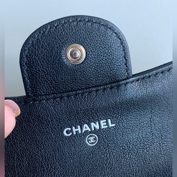 Authentic CHANEL So Black Reissue Compact Wallet Chevron Sheepskin - Picture 11 of 13